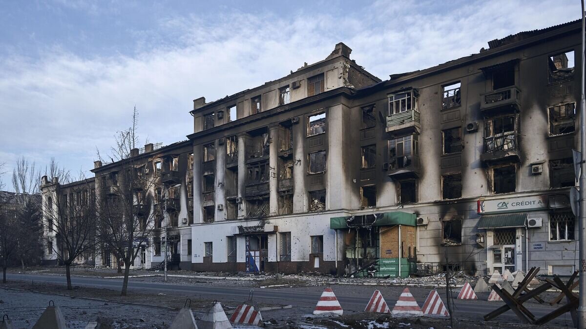    Здание в центре Артемовска (Бахмута)© AP Photo / LIBKOS