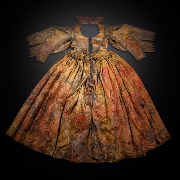 Шёлковое дамасское платье.