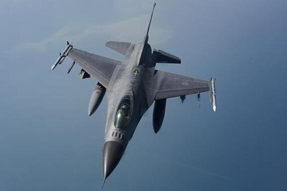    истребитель F-16, Msgt. Matthew Plew/U.S. Air / globallookpress.com