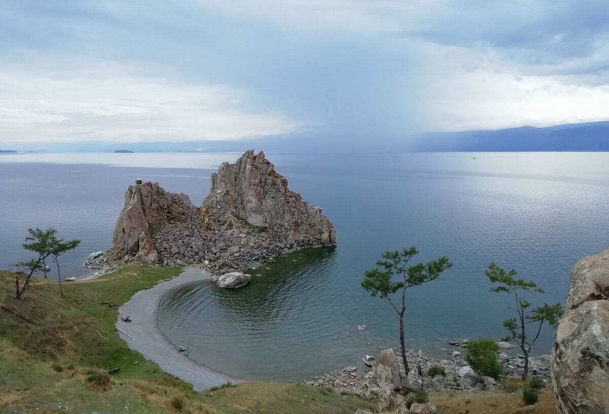 Юг острова Ольхон лето с воды