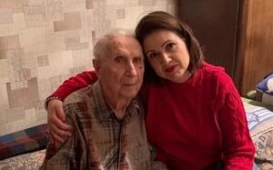    Ветеран ВОВ Виктор Иванович Селицкий с подругой Светланой Бердичевской Инга Ланская