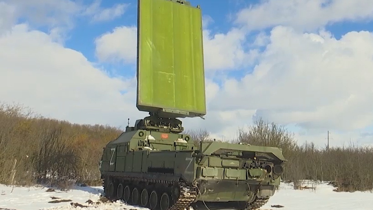 Съемка работы расчета РЛС 1Л260 Зоопарк-1М России. Фото Лампа знаний 