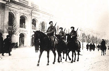 Весной 1917 года в Петрограде начались забастовки на заводах и массовые беспорядки на улицах, которые, как потом оказалось, стали причиной заката Российской империи.