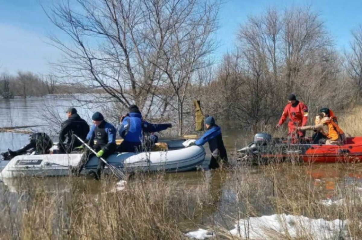    Под Самарой на реке Чапаевке взорвали лёд, чтобы не допустить заторов