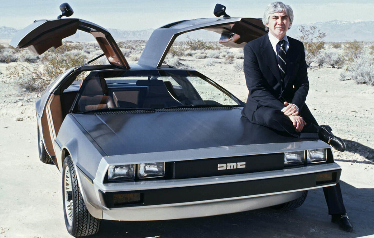 Джон ДеЛореан и его DMC-12