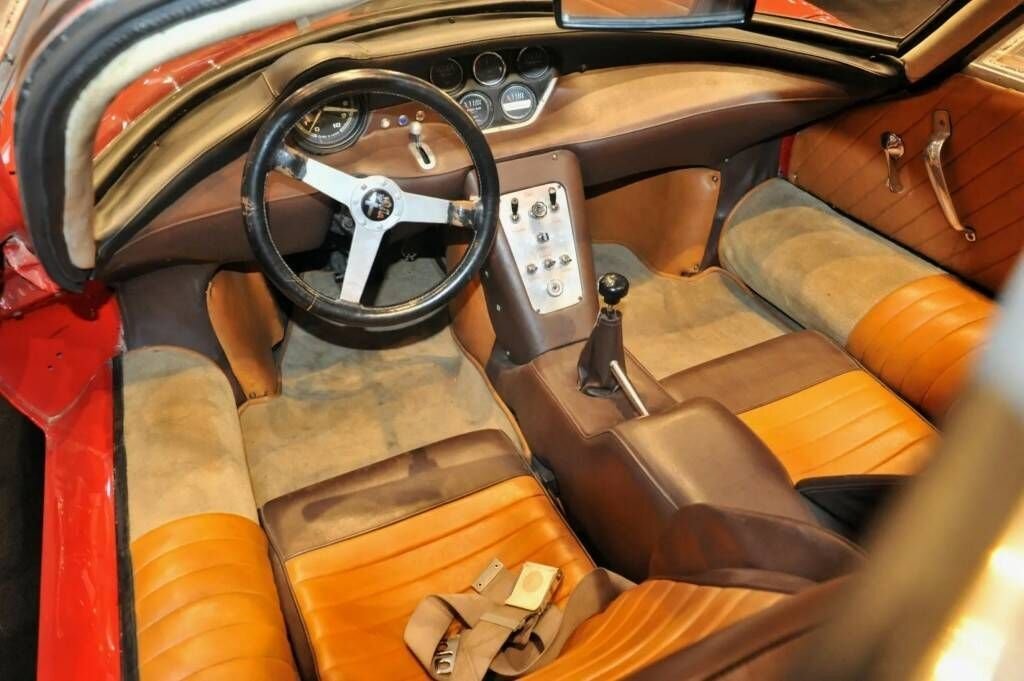      Alfa Romeo 33 Stradale