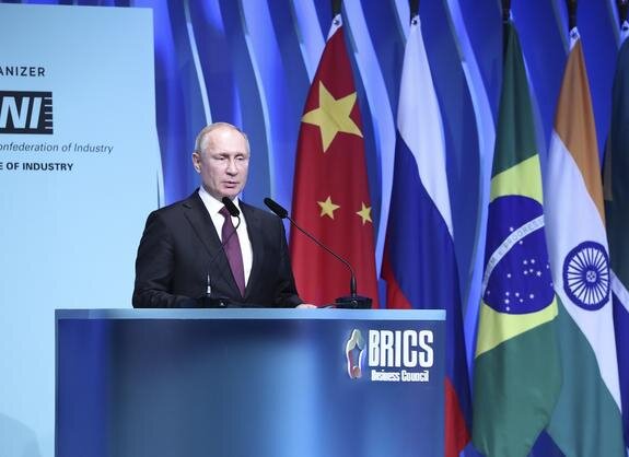    Владимир Путин на саммите БРИКС в Бразилии. Архивное фото: Lan Hongguang/globallook.com