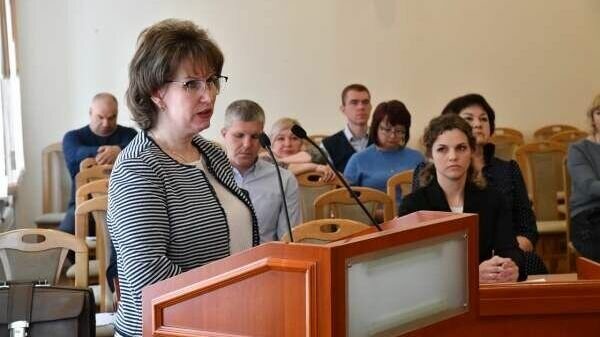     Обсуждение состоялось в рамках заседания трёхсторонней комиссии по регулированию социально-трудовых отношений. Основное внимание участники мероприятия уделили профориентации школьников.