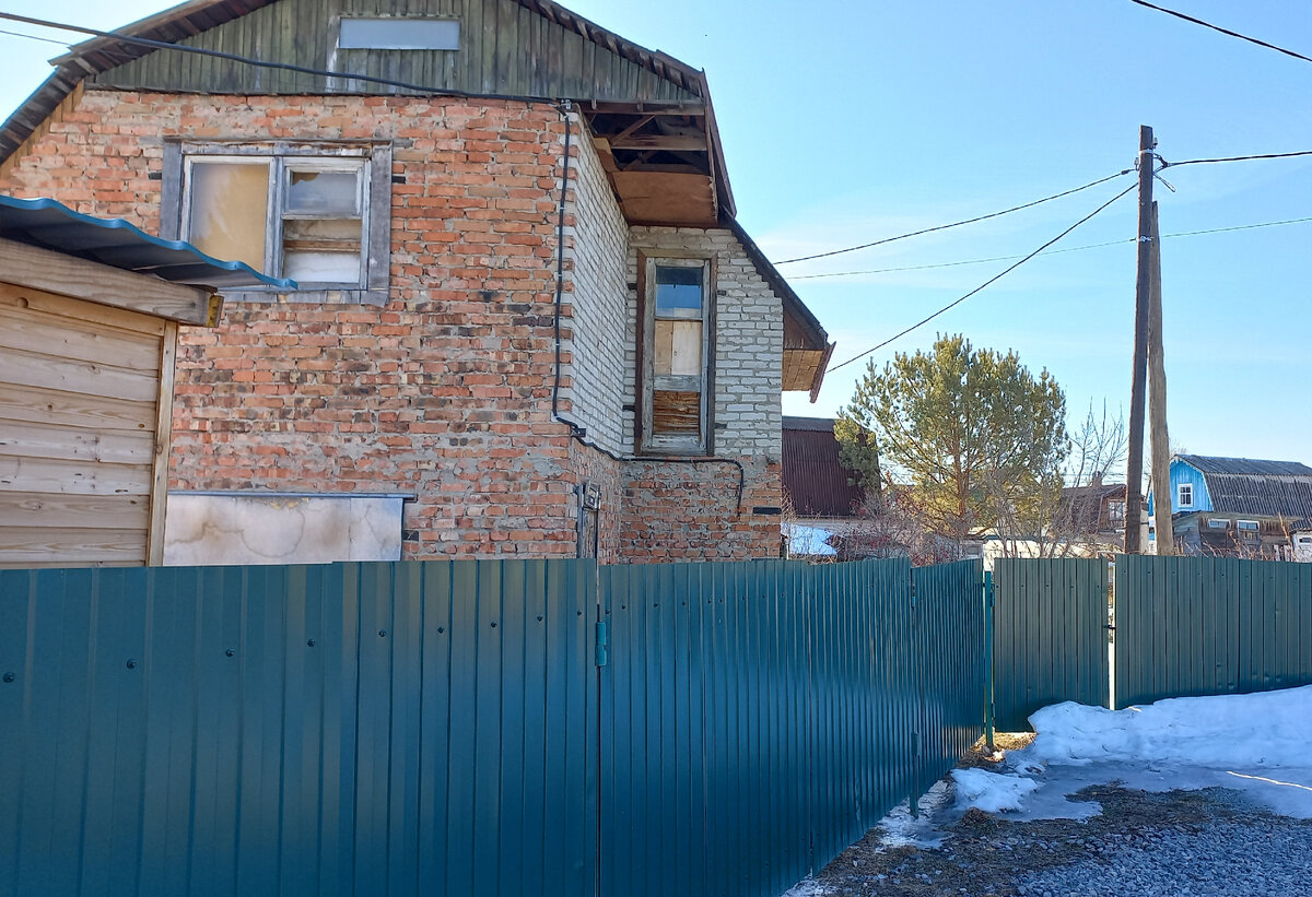 Пристройка и гараж здесь прямо сами просятся