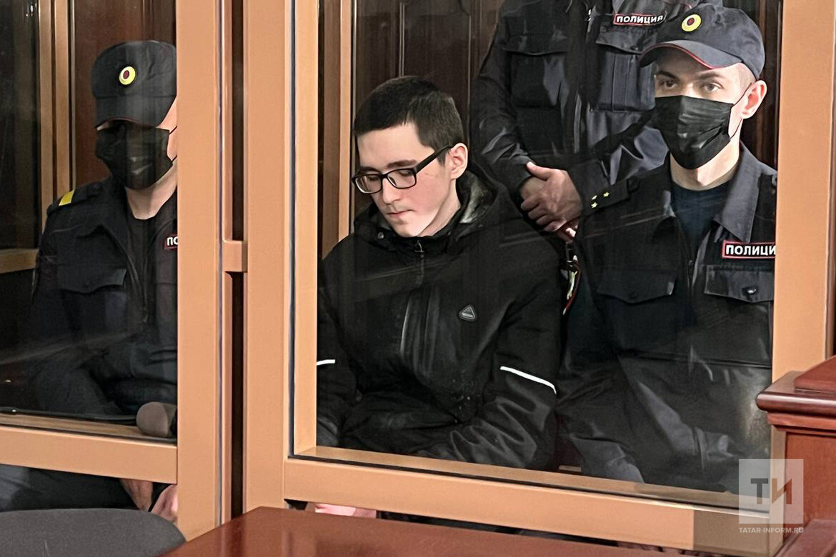 Хөкем карарын укыр алдыннан Галәвиев бер сүз дә дәшмәде.Фото: © Елена Сәлахова / «Татар-информ»