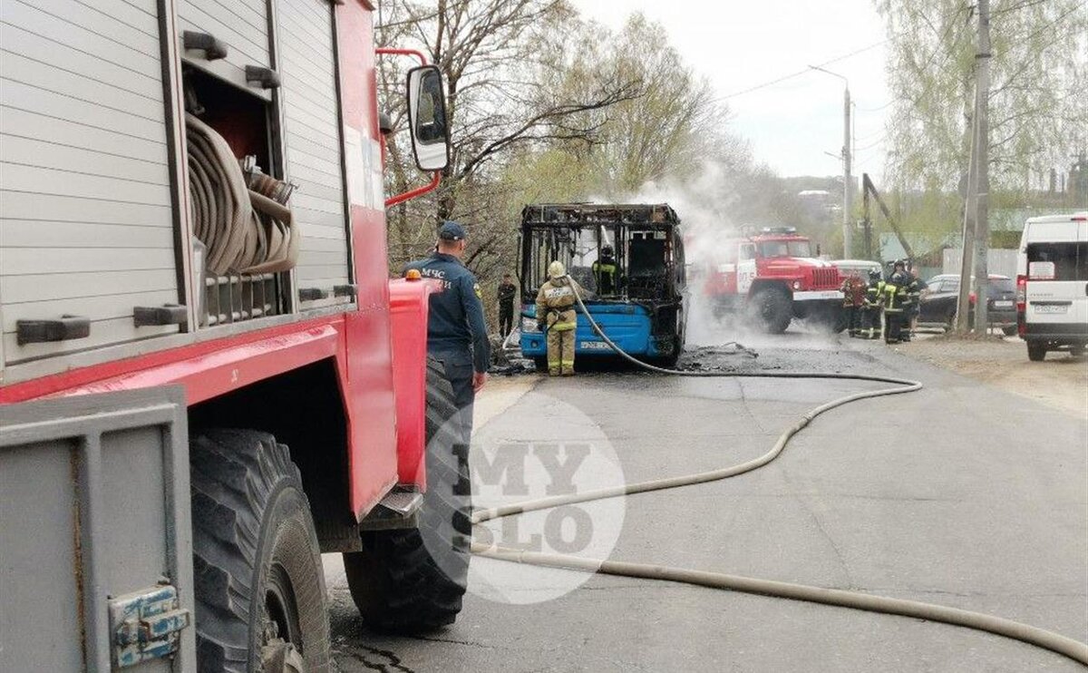 Причину поломки двигателя сгоревшего автобуса в Туле установит экспертиза |  Myslo.ru | Дзен