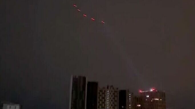     Взрывы звучали в Киеве, Киевской, а также Одесской областях. Воздушная тревога действует в центральных украинских регионах несколько дней подряд.