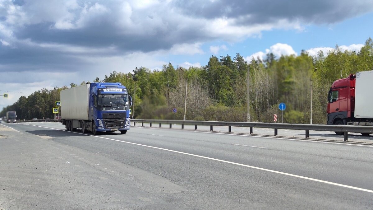     Россияне назвали дорогу от Нижнего Новгорода до Москвы одной из самых опасных в стране. Эта информация была озвучена в ходе конференции ЦИПР Tech Week.