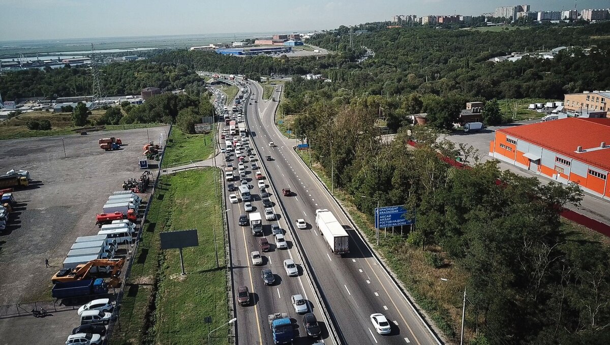     В Ростовской области на М-4 «Дон» в Чертковском районе возникла пробка протяженностью более 20 километров, информация об этом появилась в «Яндекс. Картах».