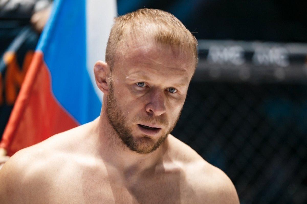    Омич Александр Шлеменко за 2 минуты взял верх над бразильцем Оливейрой