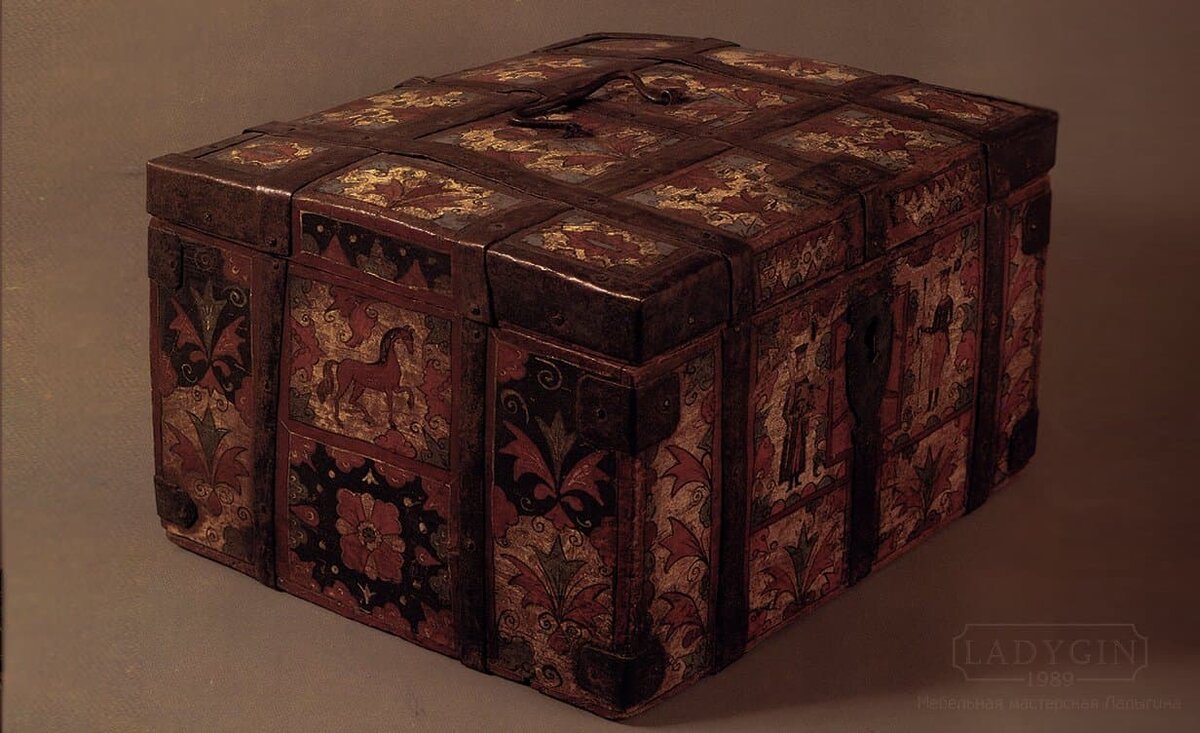 Традиционный русский сундук