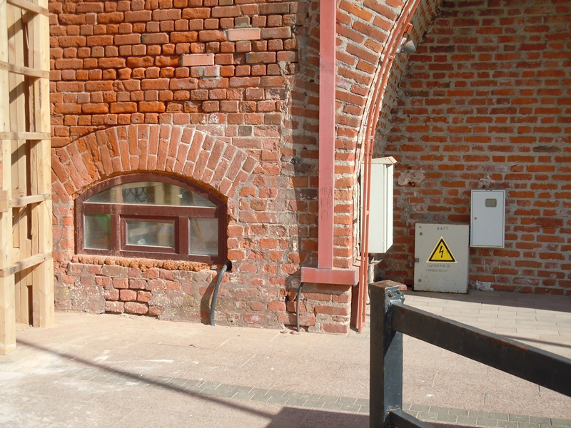 6 июня 2021 г. Мы продолжаем делать то, что мы уже много наделали (В. С. Черномырдин). Побывал в кремле и поснимал. Там территория закрыта и охрана не пускает.-42