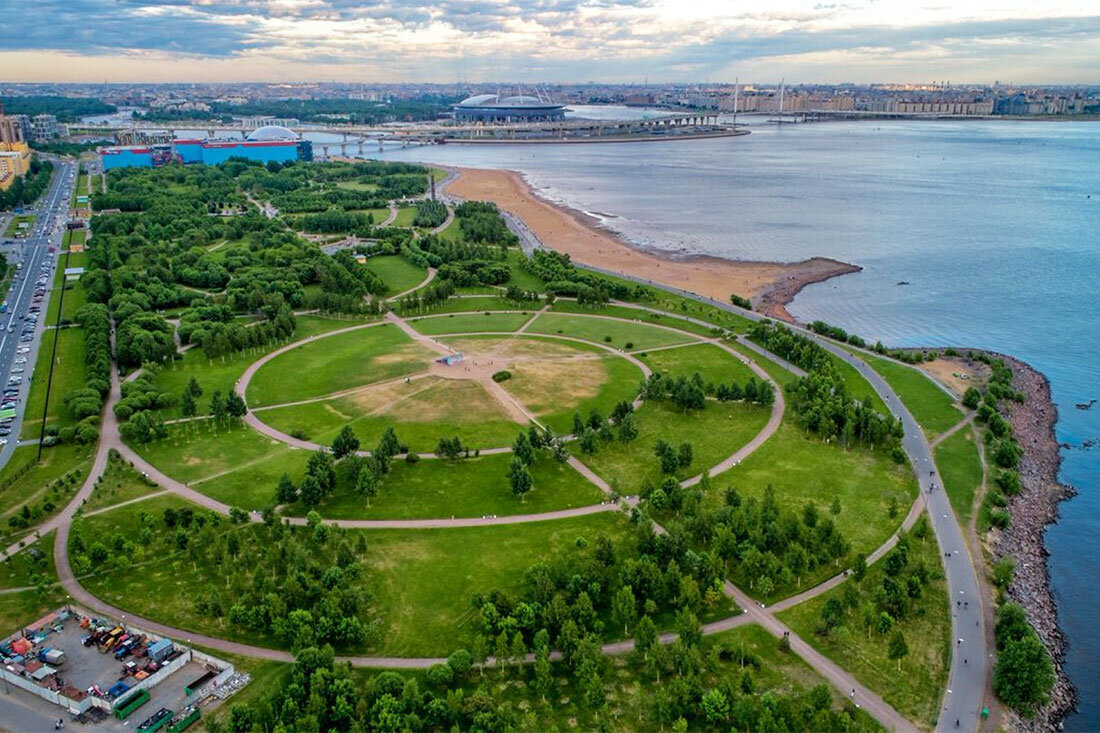 Green lakhta park. Санкт-Петербург парк 300-летия Санкт-Петербурга. Парк 300 летия Санкт-Петербурга район. Парк 300-летия Санкт-Петербурга финский залив. Финский залив парк 300 летия.