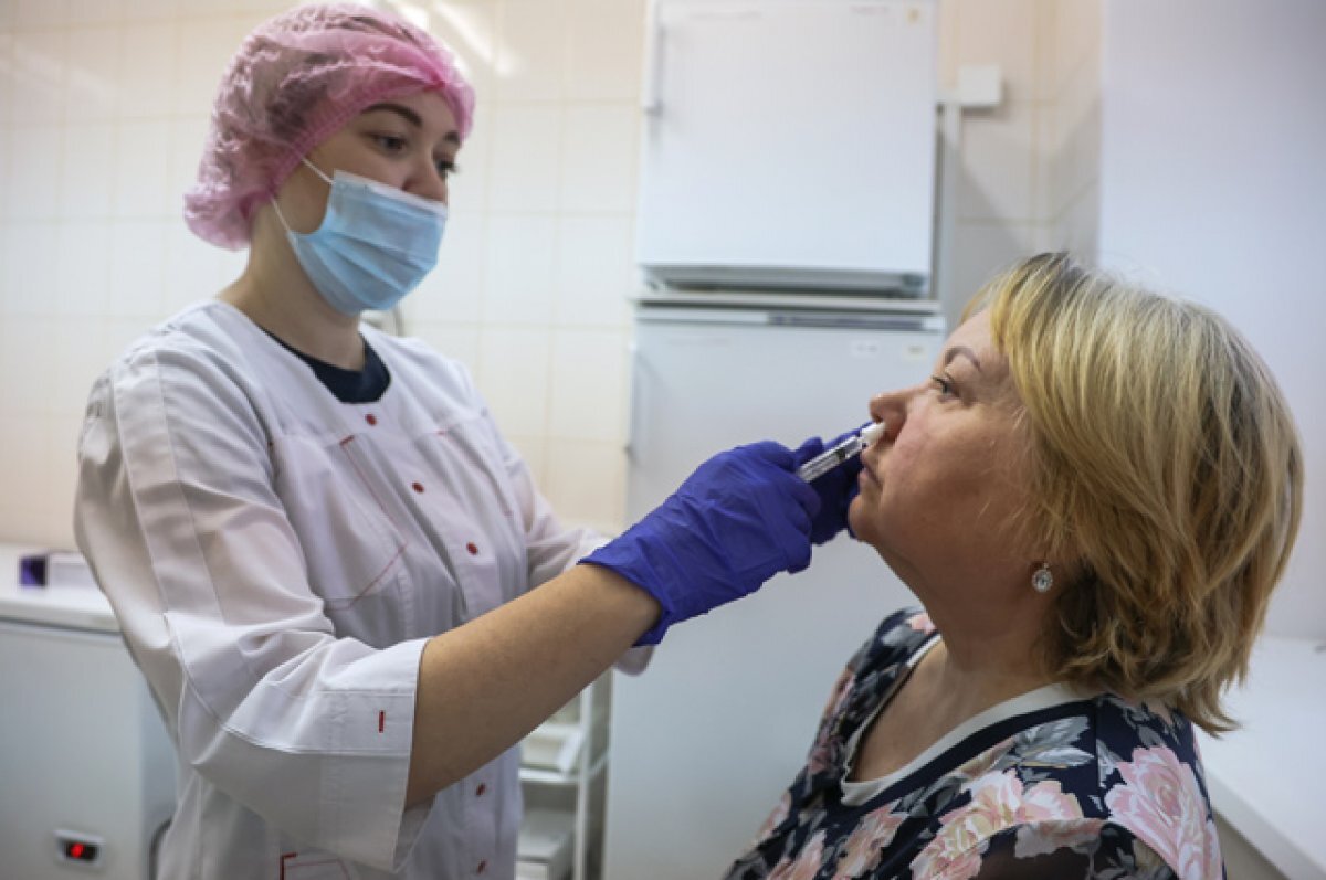    Защита на 3 года. В РФ разработали назальную вакцину от гриппа в виде спрея