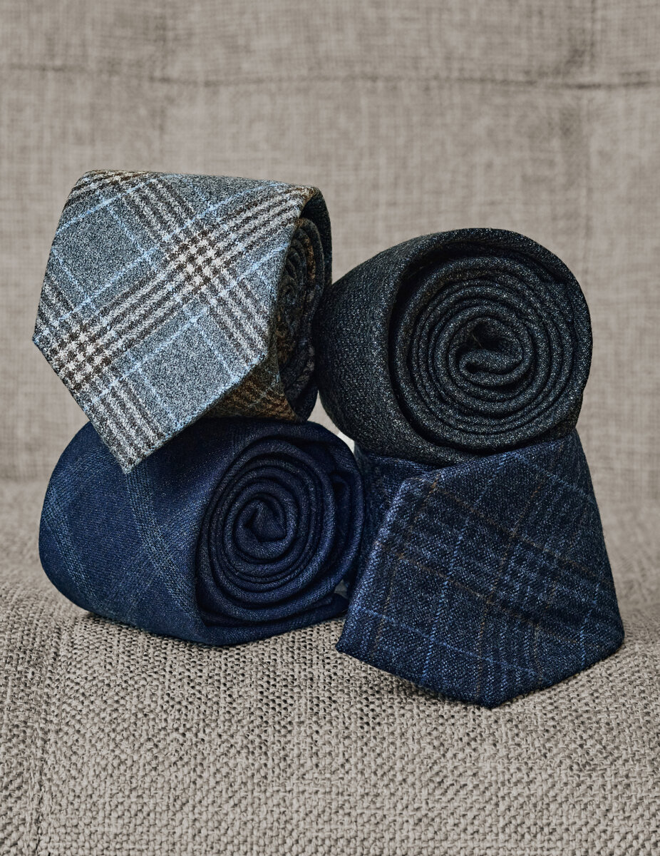 Галстуки TS-2289 GREY; TS-2515 DBROWN; TS-2518 DBLUE; TS-2516 NAVY