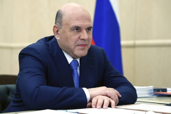 Председатель Правительства РФ Михаил Мишустин на совешании с главой Росавтодора Романом Новиковым. 
Источник: https://rg.ru/