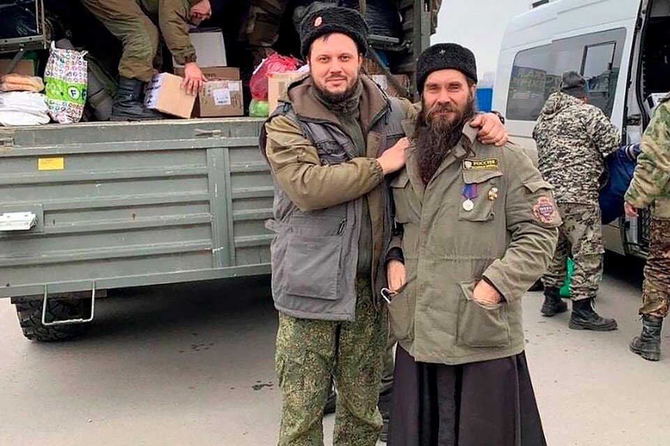     Вытаскивая раненых бойцов с поля боя, погиб иеромонах Дамаскин (Денис Александрович Волин). Фото: t.me/olegsepar