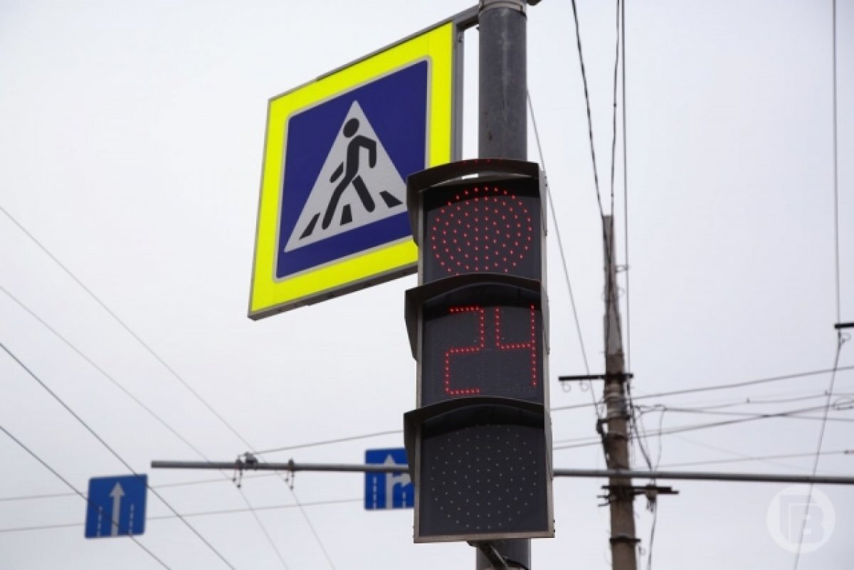    Пешеход в Апатитах влетела в проезжающую мимо машину