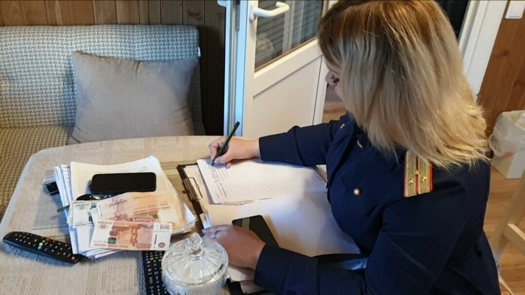     В Ростове-на-Дону провели более 40 обысков у фигурантов дела, по которому проходят бывшие и действующие сотрудники полиции, сообщили в СКР.
