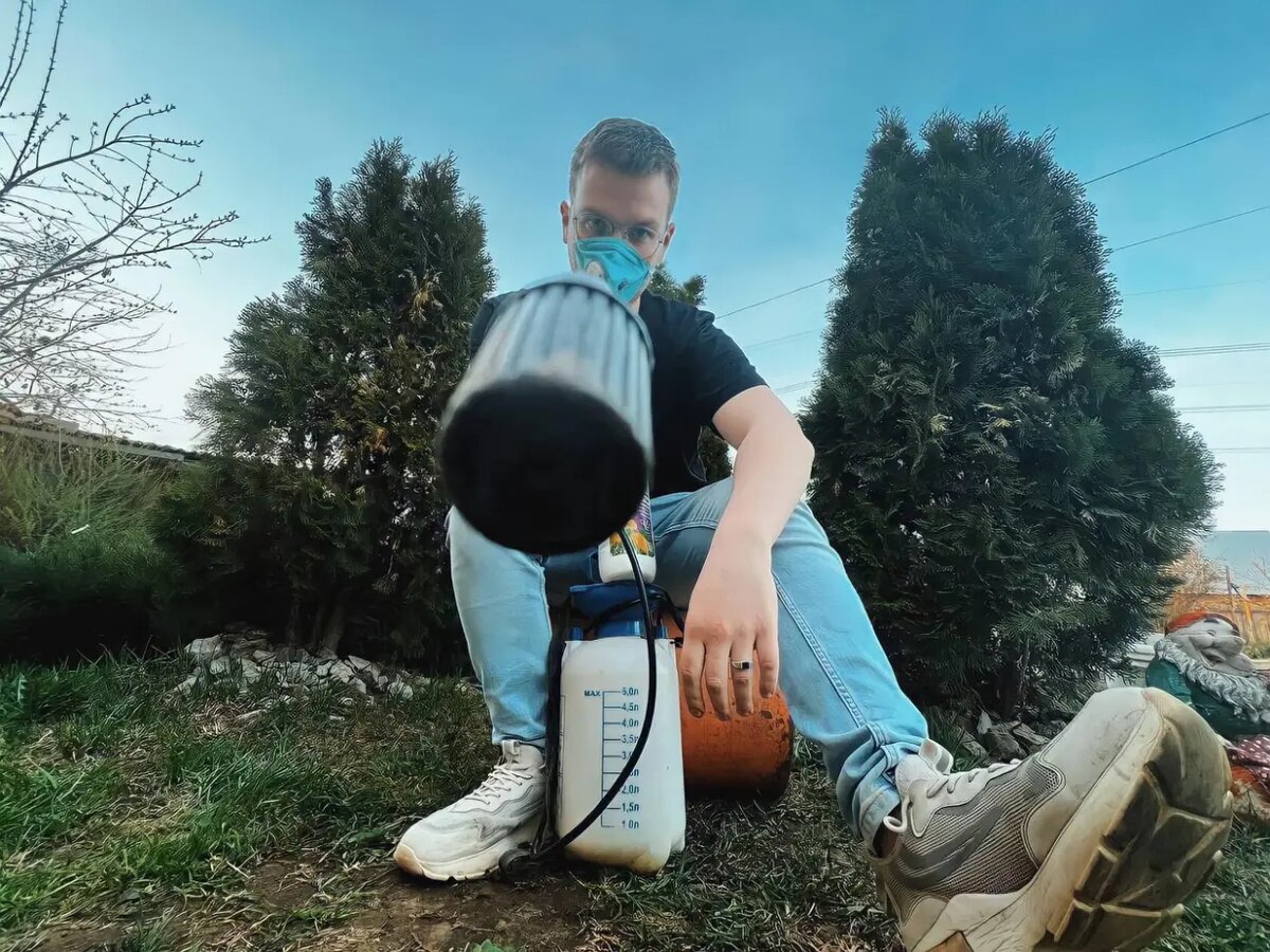 важно соблюдать технику безопасности при использовании гербицида