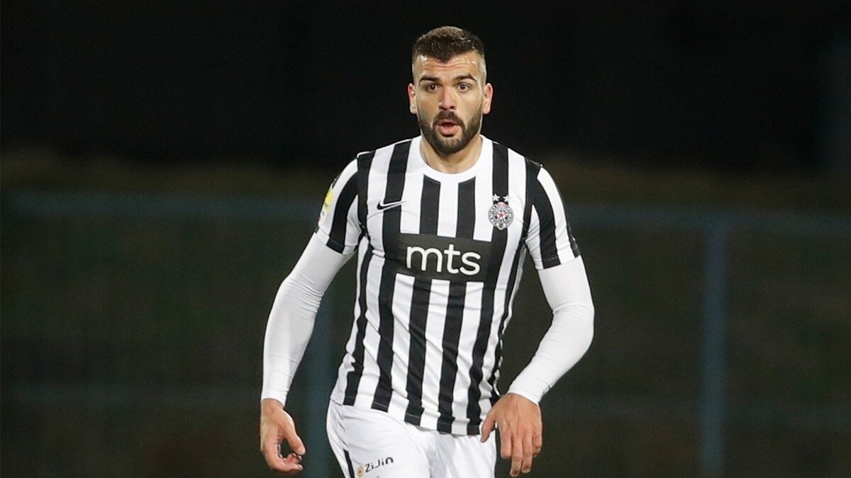     Казанский «Рубин» подпишет контракт с центральным защитником «Партизана» Игором Вуячичем. Об этом пишет издание Mozzartsport.