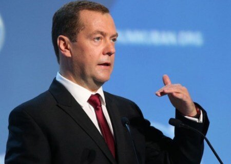    Медведев: конфликт на Украине возможно завершить третьей мировой войной или поиском труднейших компромиссов