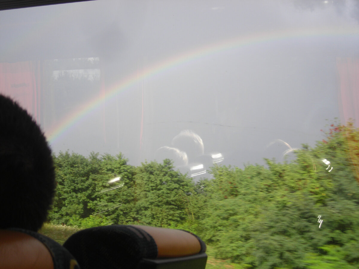 Ни разу не посидела на "козырном" месте, поэтому снимки из автобуса... мда... 