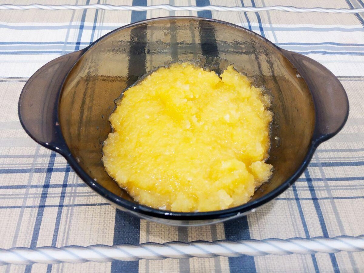 Растертые желтки с сахаром