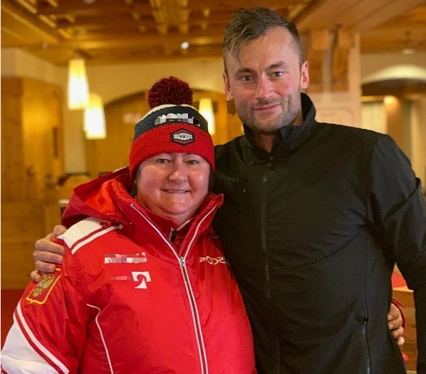 С известным лыжником Петером Нортугом