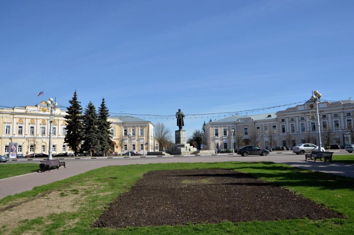  Краткое описание
Тверь, расположенная между Москвой и Санкт-Петербургом, ещё несколько веков назад была одним из крупнейших торговых центров России.-2