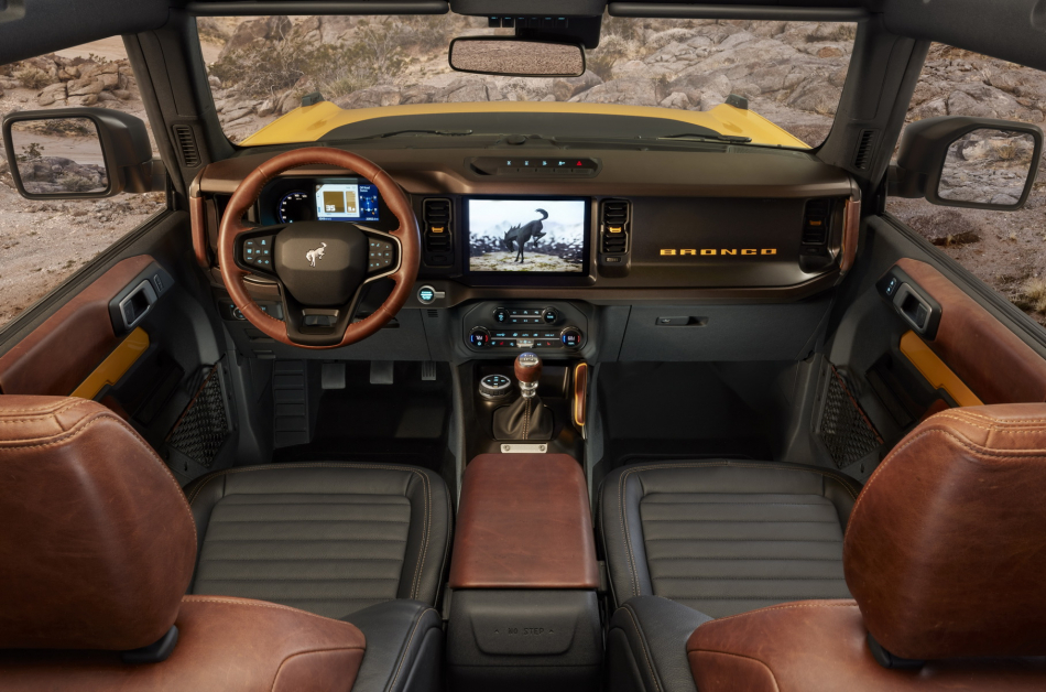 Интерьер обычного Ford Bronco с «механикой»