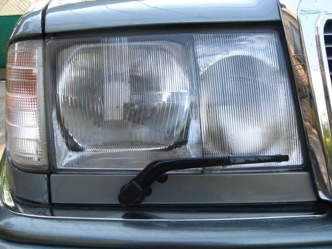 Такое устройство было изобретено инженерами компании SAAB, в первый раз показано в 1969 году.