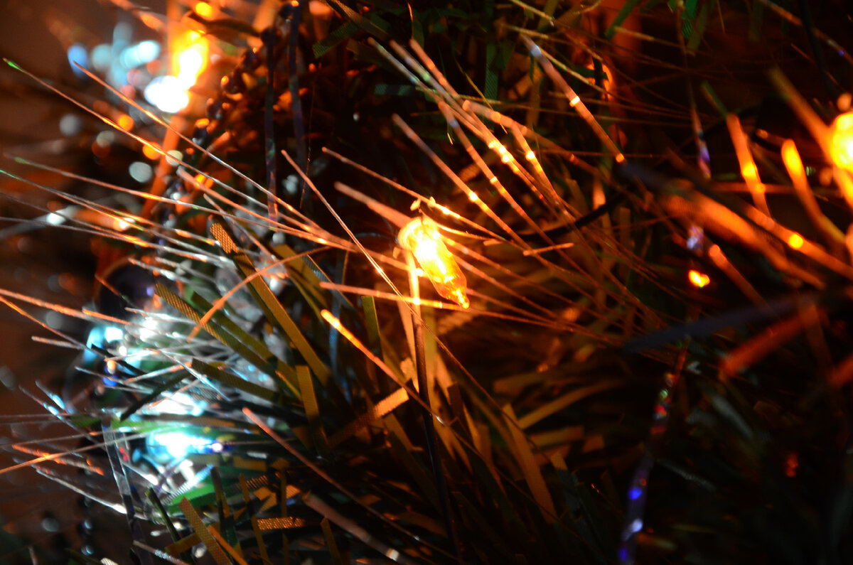 Продолжаю создавать новогоднюю атмосферу на канале. На улице у нас серо, слякотно и неуютно, пусть хотя бы здесь будет празднично. Фото из личного архива автора