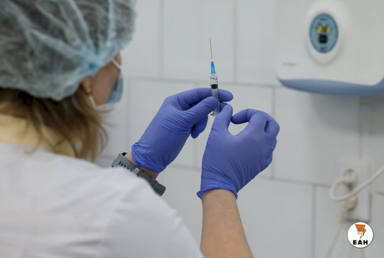Наличие вакцин в поликлиниках. Пункт вакцинации. В Свердловской области введена обязательная вакцинация.