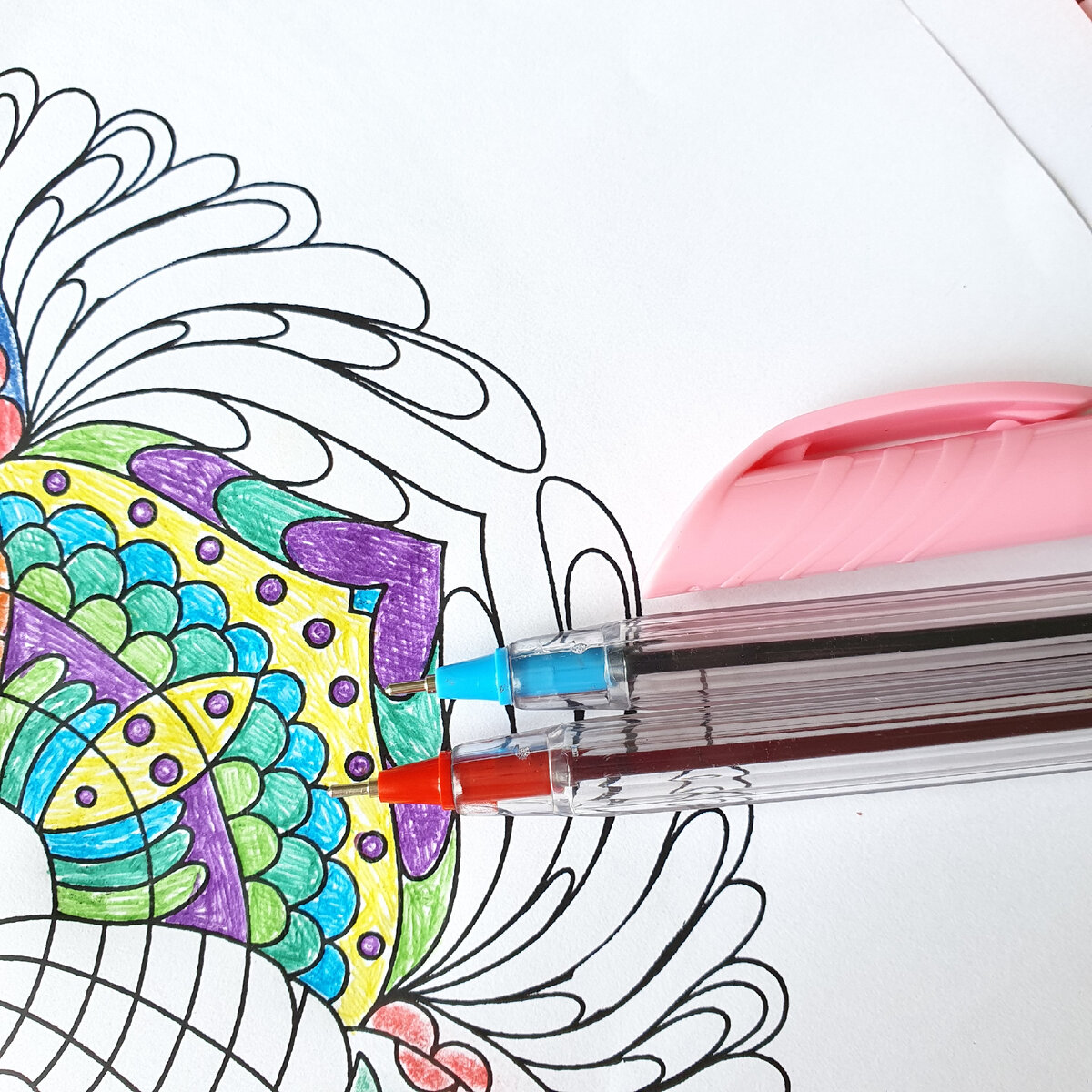 Масляные шариковые ручки. Ярче и мягче, чем обычные шариковые. Дают текстуру.