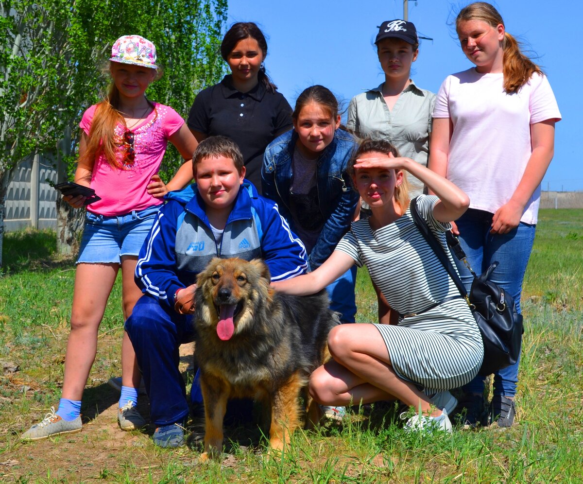 Наши друзья и помощники, школьники 9 школы с руководителем Ксенией Рыкалиной