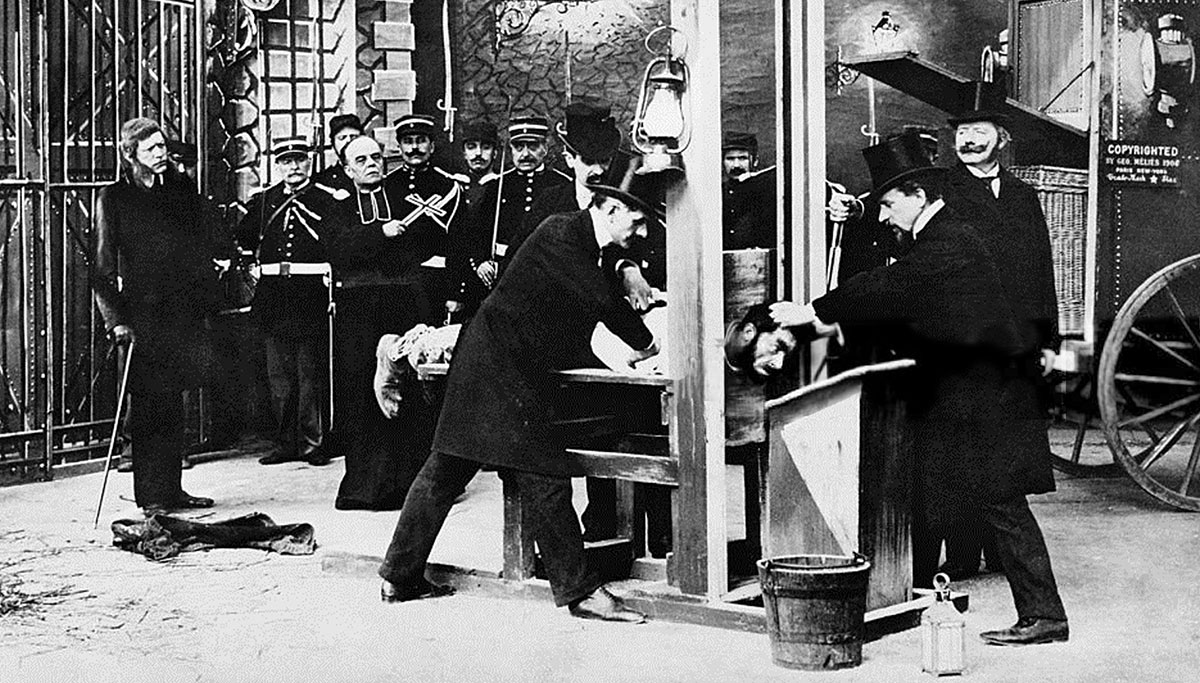 Первая в мире гильотина