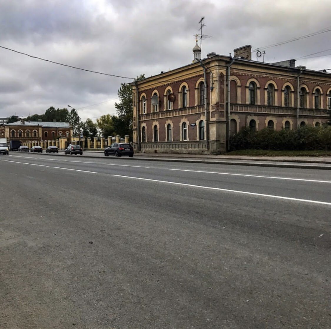 Квартира в арке, самый маленький дом, и еще 5 примеров необычного жилья  Петербурга | RBI. Строим искусство | Дзен