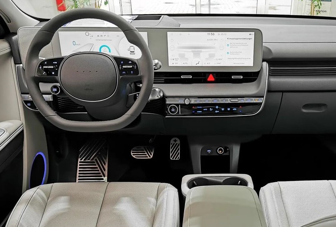 Израильтяне не тратят свои деньги на Audi, BMW и Mercedes. Источник иллюстрации - Яндекс.Картинки