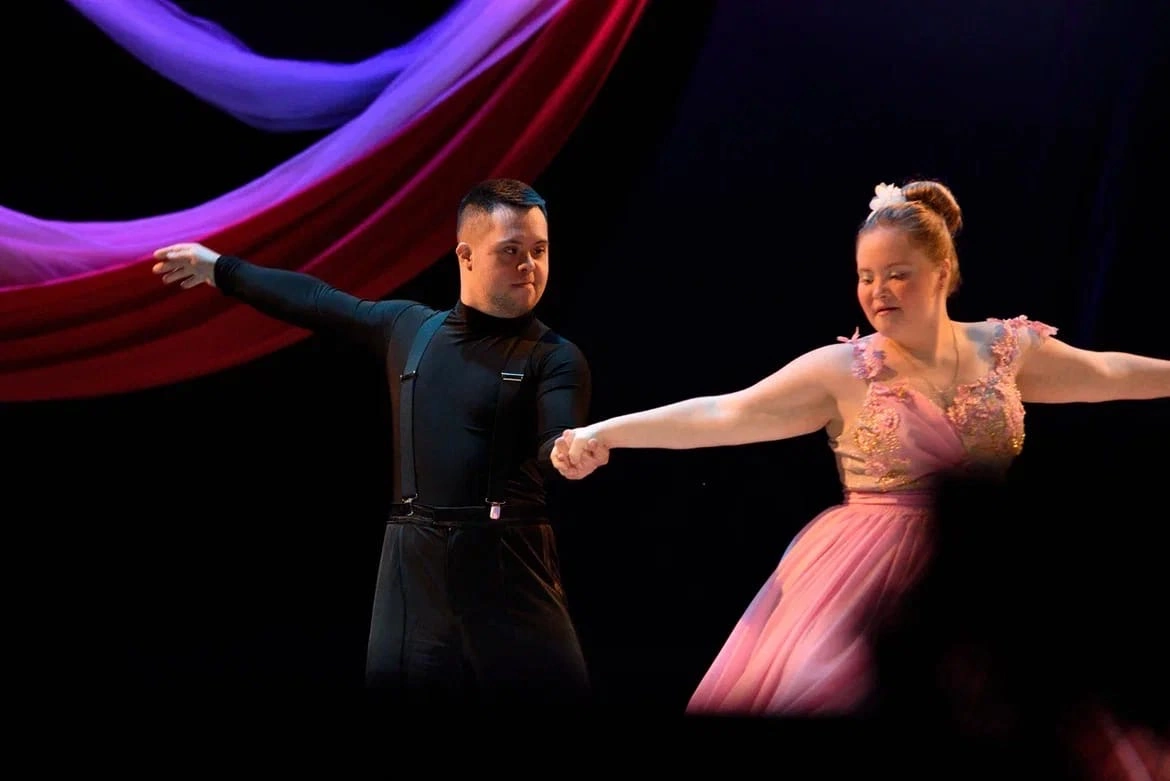 фортуна солнечные танцоры. дуэт фортуна солнечные дети. танцоры с синдромом дауна. солнечный дуэт фортуна. хореографический ансамбль фортуна город галич.