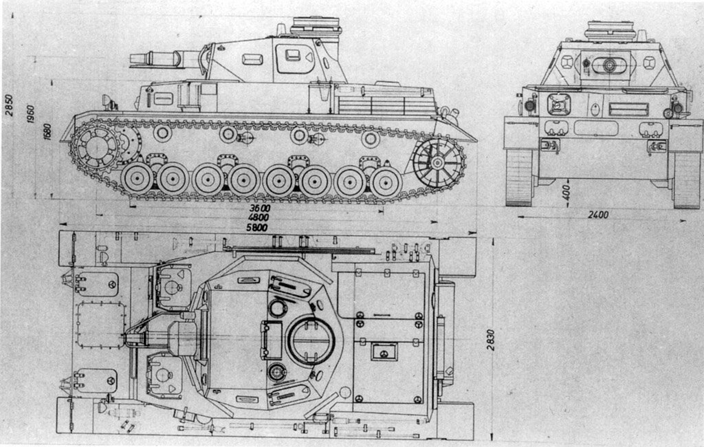 Общие виды Pz.Kpfw.IV Ausf.D. На самом деле в серию танк пошел в несколько ином виде, особенно это касалось кормовой части корпуса.