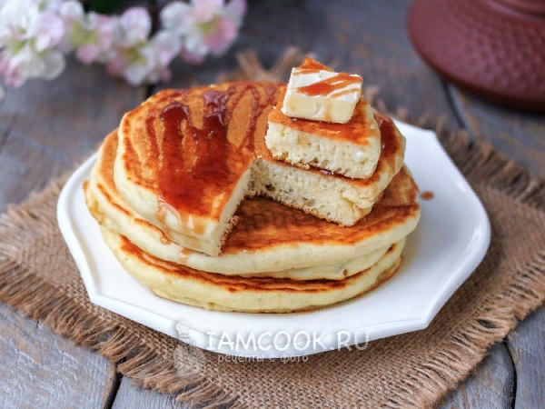 Вам понадобятся: Мука пшеничная - 160 г
Разрыхлитель – 1 ст.л. (без горки)
Молоко – 100 мл
Сахар – 1 ст.л.
Соль – 1 щепотка
Густой йогурт – 3 ст.л.
Яйцо куриное – 1 шт.
Растительное масло - 0.5-1 ч.л. (для жарки)
Мед/сироп – для подачи (по желанию)
Сливочное масло – для подачи (по желанию)