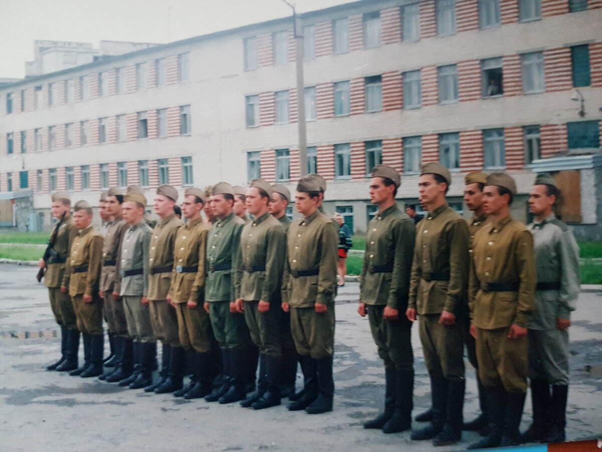 Елань, будущие связисты. Фото Олега Дворникова...