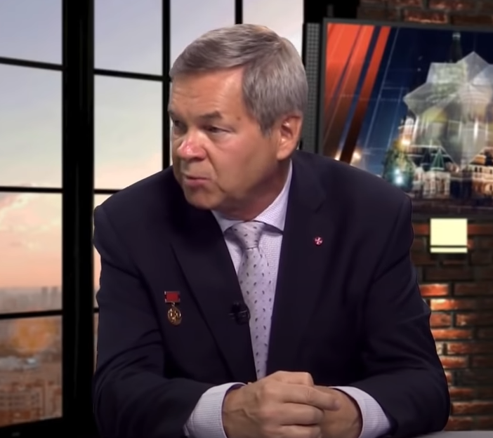 Анатолий Клёсов