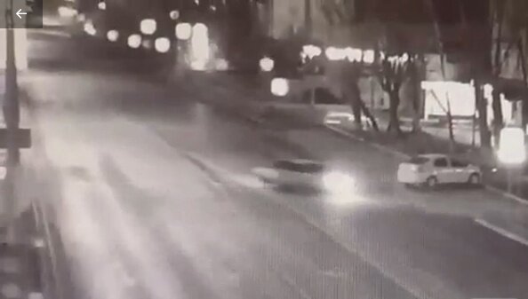 скрин из видео с моментом ДТП